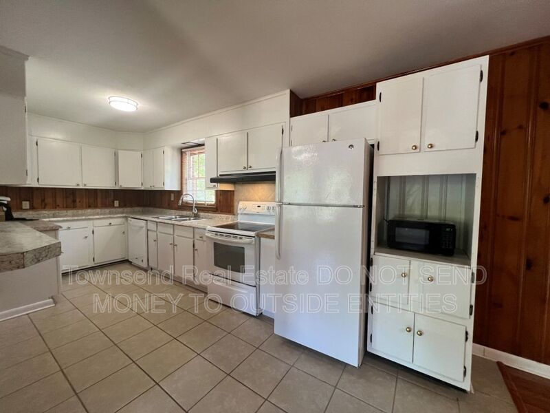 1812 Conover Dr. ~ small pets only property image