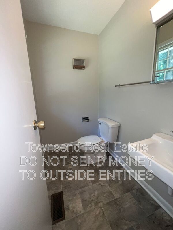 2904 Collingwood property image