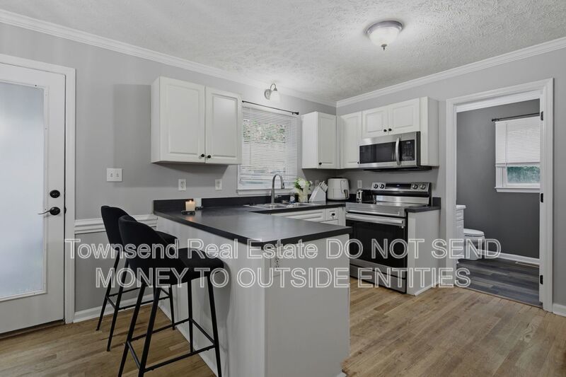 2130 Hull Road property image