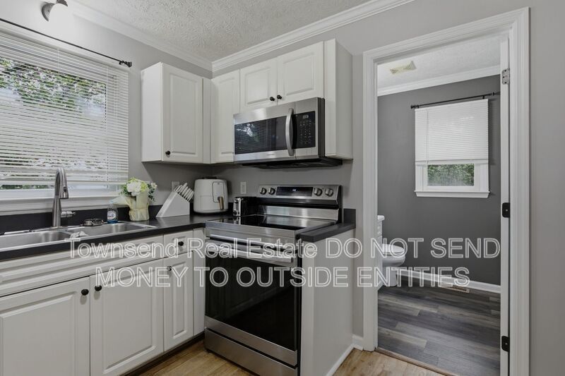 2130 Hull Road property image