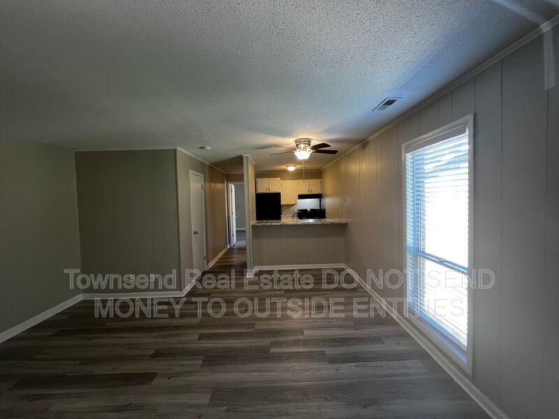 5874-F Century Oaks Dr. (No Pets)-Get 2 Weeks Free off First Full Month's Rent property image