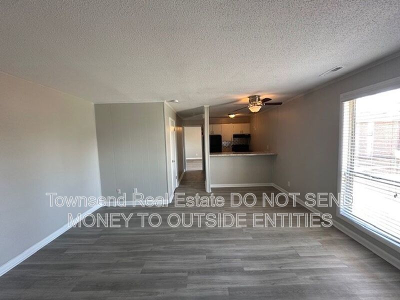 5858-F Century Oaks Drive (No Pets)-Get 2 Weeks Free off First Full Month's Rent- property image