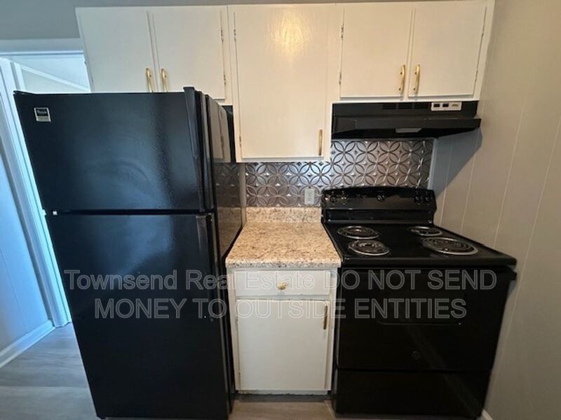 5858-F Century Oaks Drive (No Pets)-Get 2 Weeks Free off First Full Month's Rent- property image