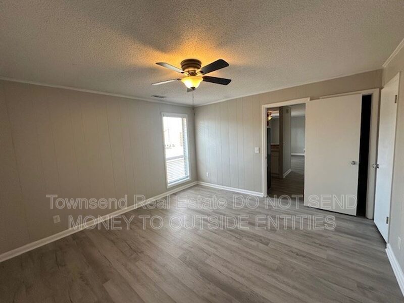 5858-F Century Oaks Drive (No Pets)-Get 2 Weeks Free off First Full Month's Rent- property image