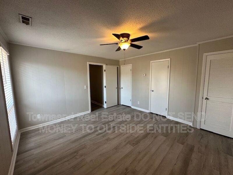 5858-F Century Oaks Drive (No Pets)-Get 2 Weeks Free off First Full Month's Rent- property image