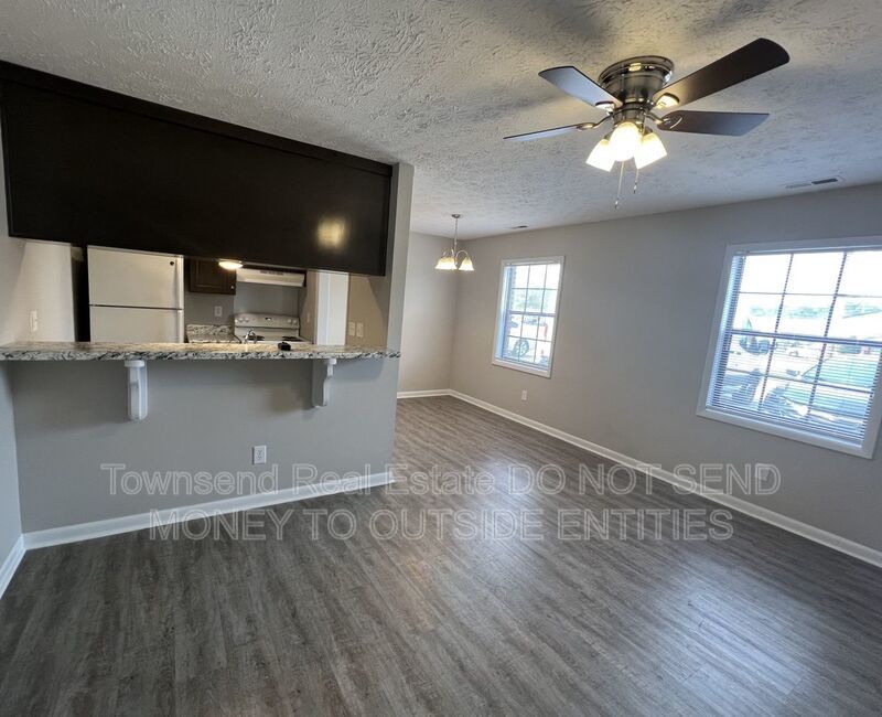 1429-B Ireland Dr. (No Pets)- Two Weeks Free On Your First Full Month's Rent property image