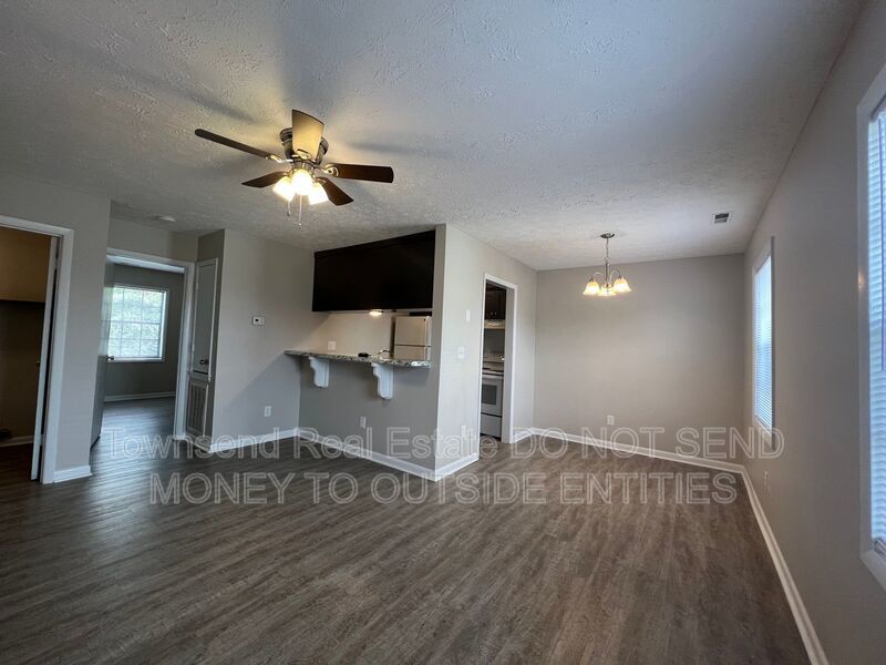 1429-B Ireland Dr. (No Pets)- Two Weeks Free On Your First Full Month's Rent property image