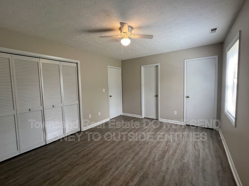 1429-B Ireland Dr. (No Pets)- Two Weeks Free On Your First Full Month's Rent property image