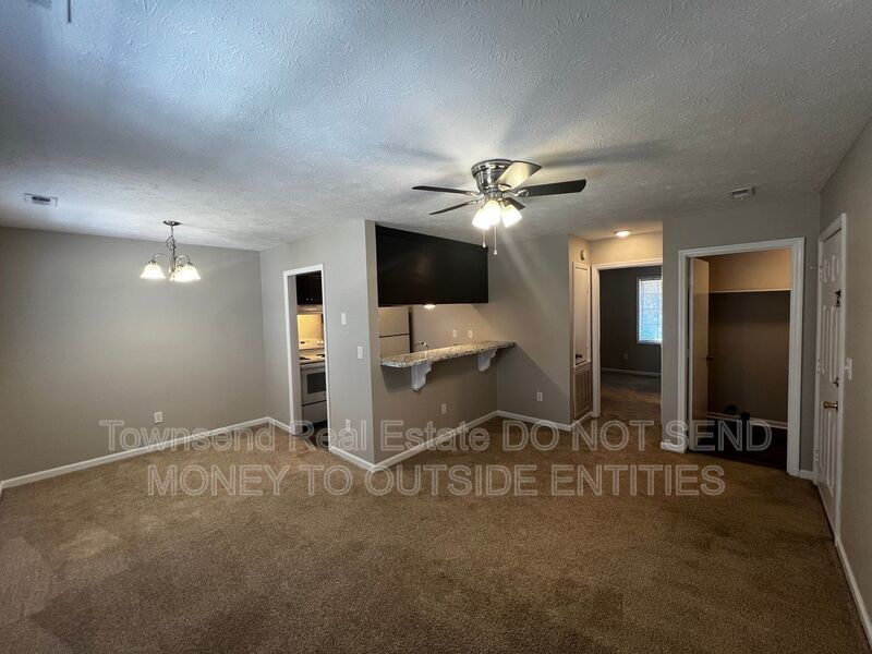 1425-C Ireland Dr. (No Pets) -Two Weeks Free Off First Full Month's Rent- property image