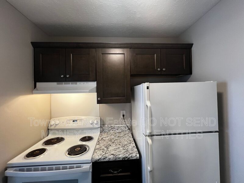 1425-C Ireland Dr. (No Pets) -Two Weeks Free Off First Full Month's Rent- property image