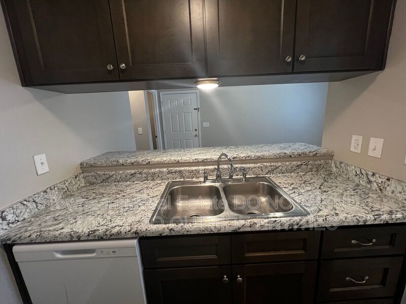 1425-C Ireland Dr. (No Pets) -Two Weeks Free Off First Full Month's Rent- property image