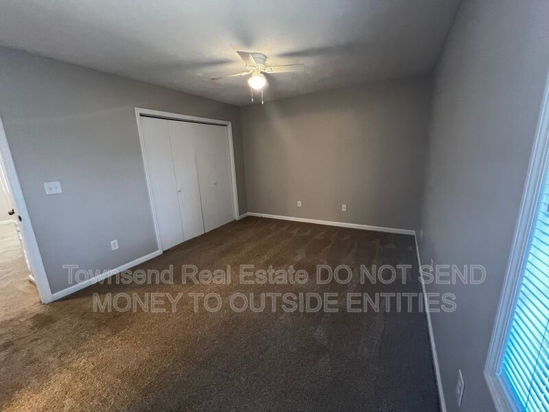 1425-C Ireland Dr. (No Pets) -Two Weeks Free Off First Full Month's Rent- property image
