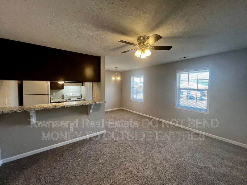 1425-D Ireland Dr. (No Pets)- Two Week Free Off First Full Month's Rent- property image