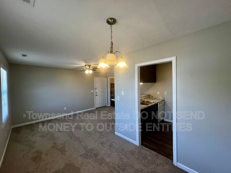 1425-D Ireland Dr. (No Pets)- Two Week Free Off First Full Month's Rent- property image