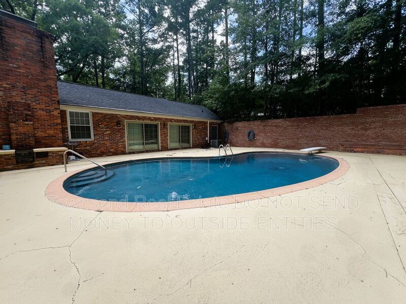 3316 Cliffdale Road property image