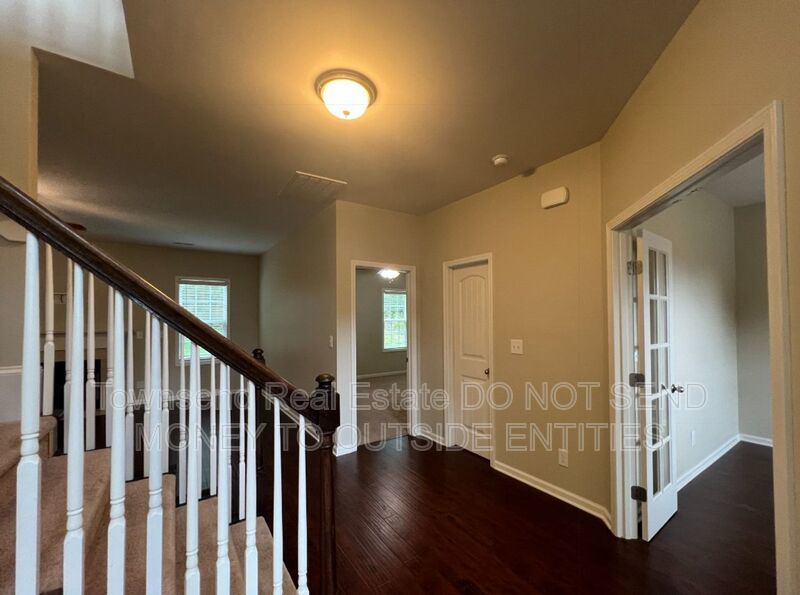 6426 Burnside property image
