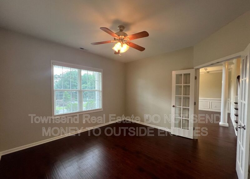 6426 Burnside property image
