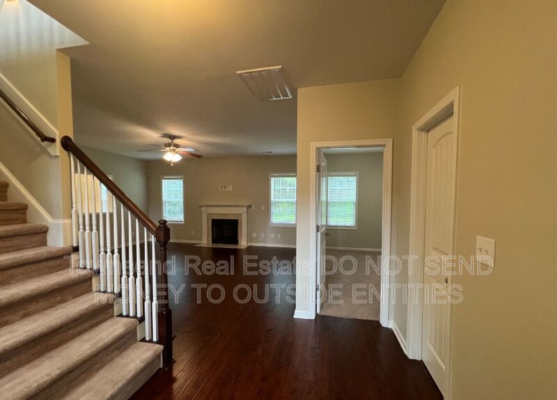 6426 Burnside property image