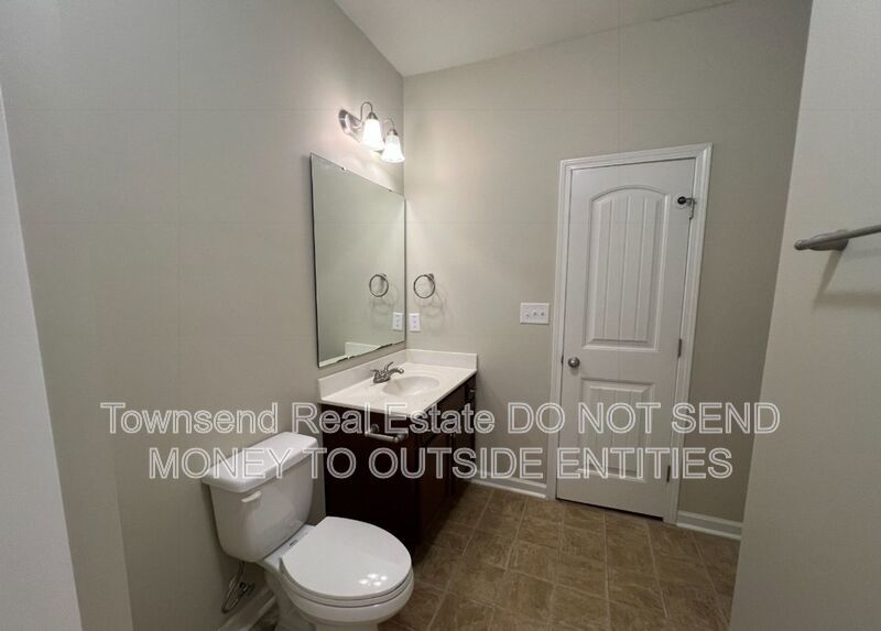 6426 Burnside property image