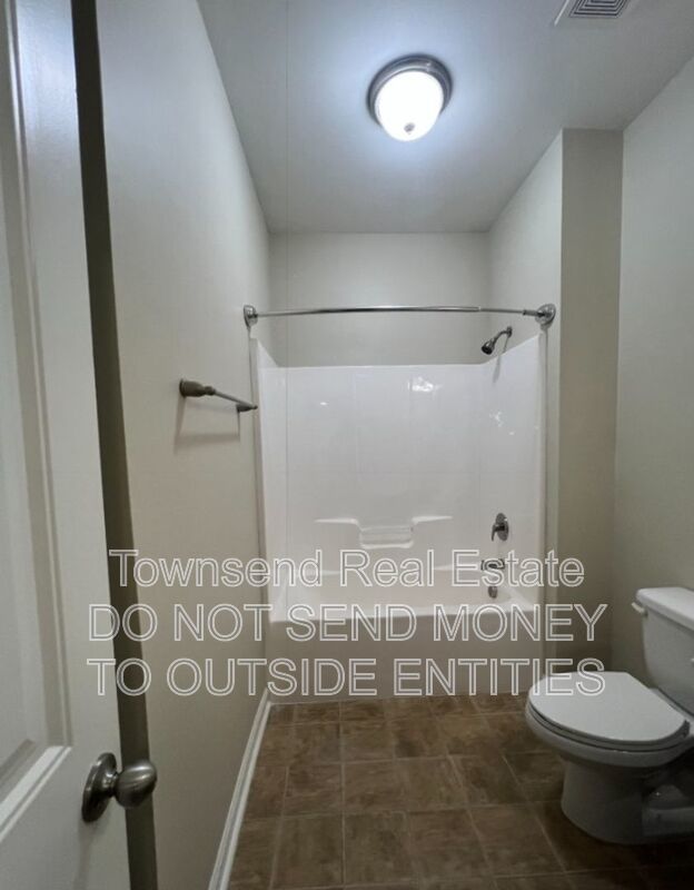 6426 Burnside property image