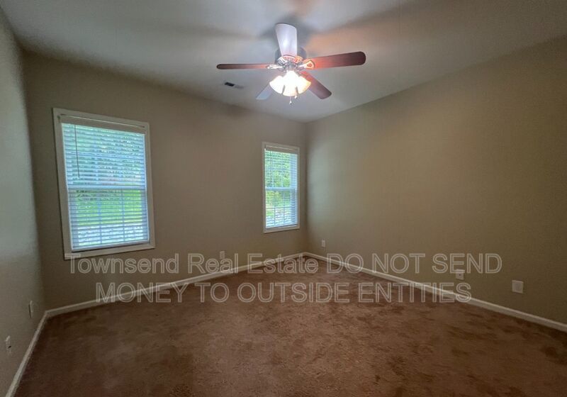 6426 Burnside property image