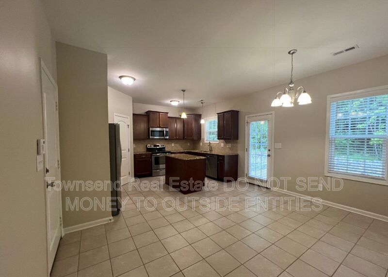 6426 Burnside property image
