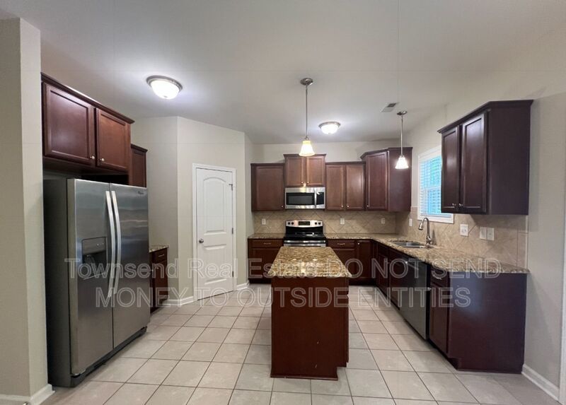 6426 Burnside property image