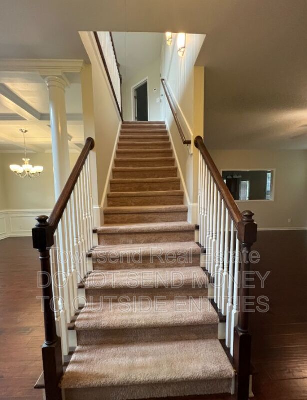 6426 Burnside property image