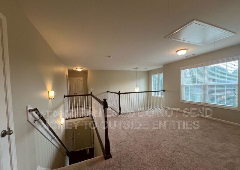 6426 Burnside property image