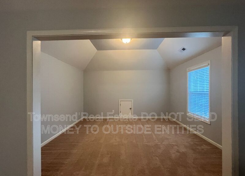 6426 Burnside property image