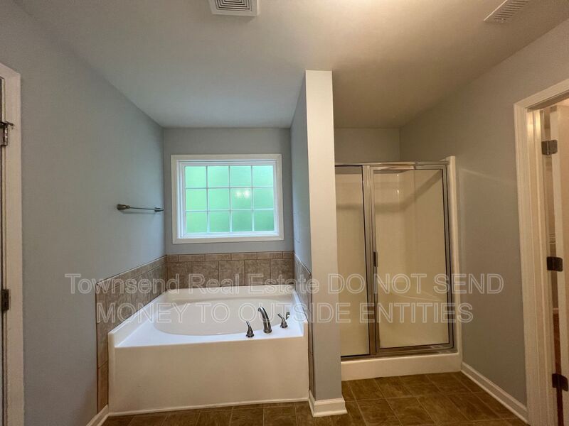 6426 Burnside property image