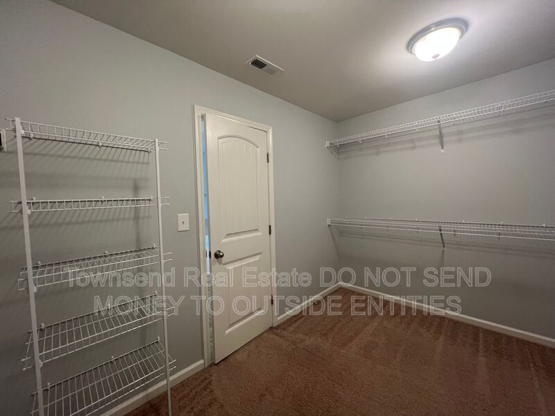 6426 Burnside property image