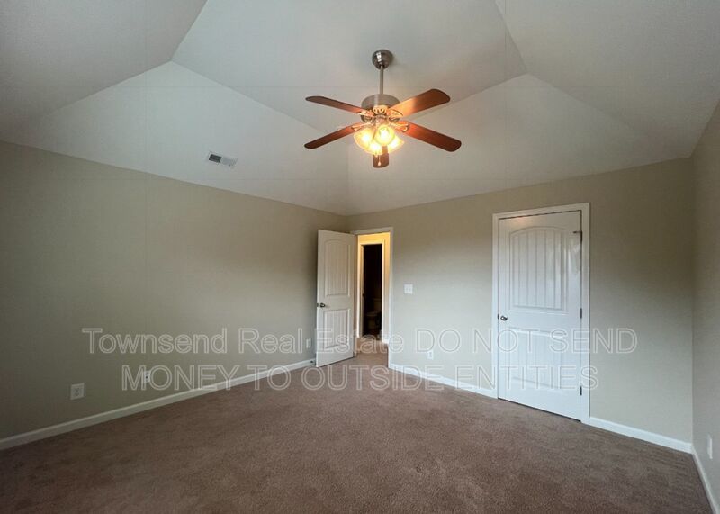 6426 Burnside property image