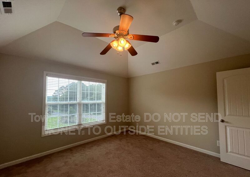 6426 Burnside property image
