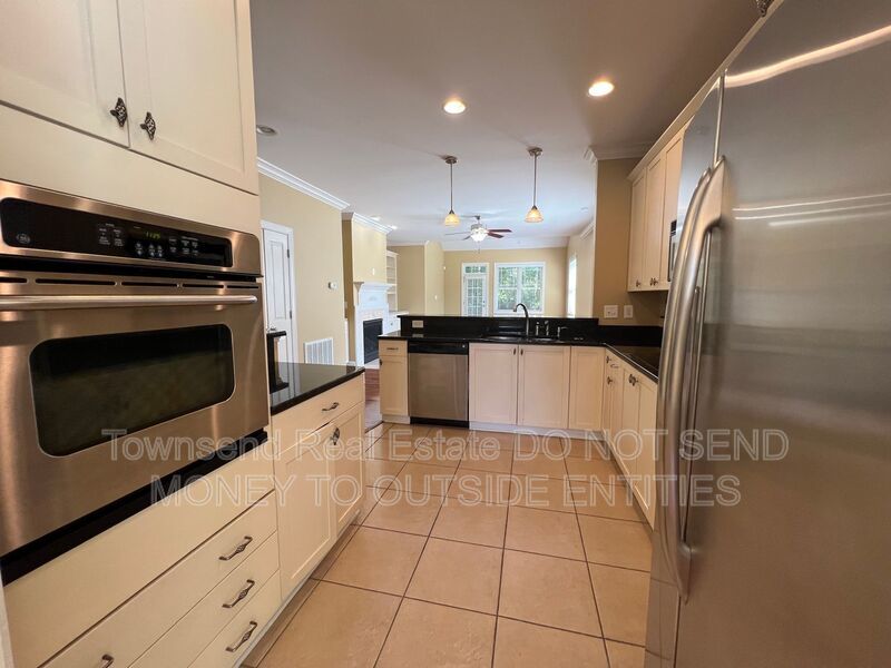2210 Westdale (No Pets) property image
