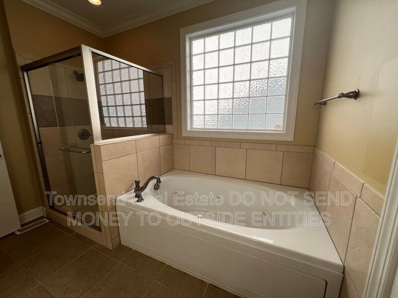 2210 Westdale (No Pets) property image