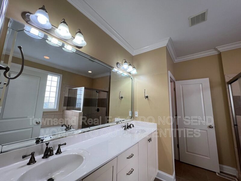 2210 Westdale (No Pets) property image