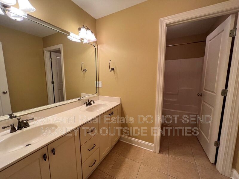 2210 Westdale (No Pets) property image