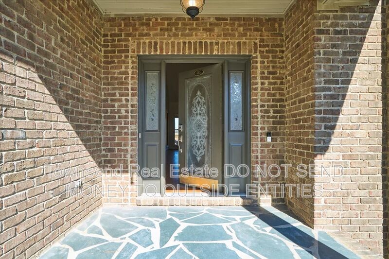 695 Cedar Pt. property image