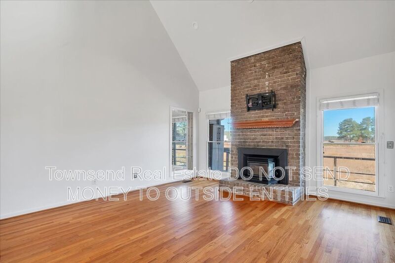 695 Cedar Pt. property image