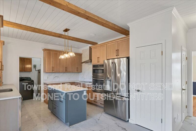 695 Cedar Pt. property image