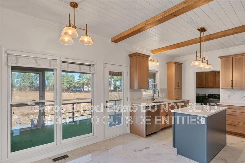 695 Cedar Pt. property image