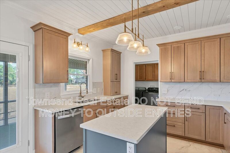 695 Cedar Pt. property image