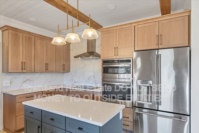 695 Cedar Pt. property image