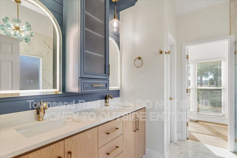 695 Cedar Pt. property image