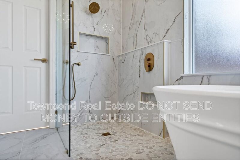 695 Cedar Pt. property image