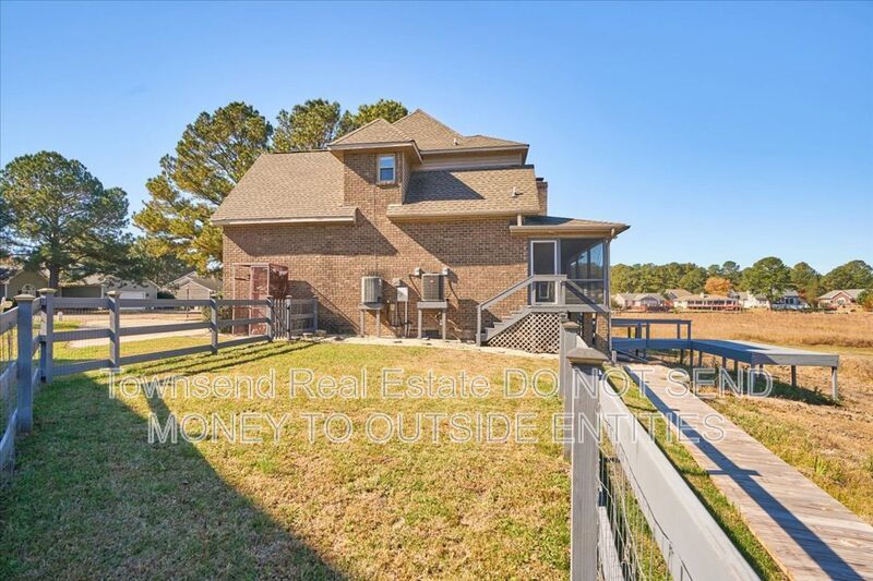 695 Cedar Pt. property image