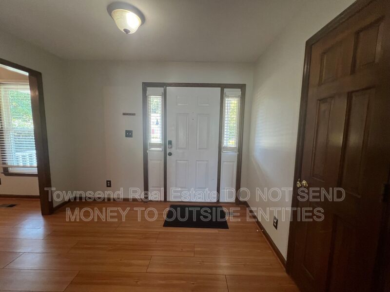 6149 Lakeway Drive property image