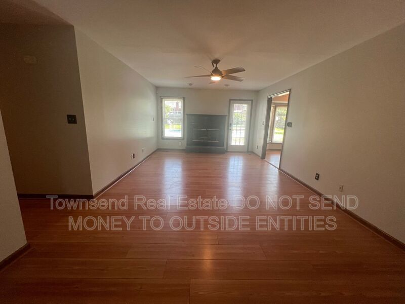 6149 Lakeway Drive property image