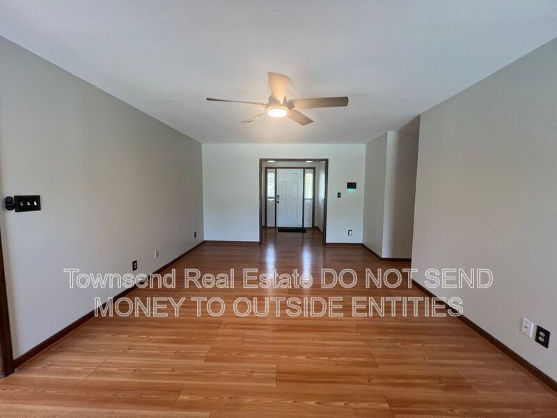 6149 Lakeway Drive property image